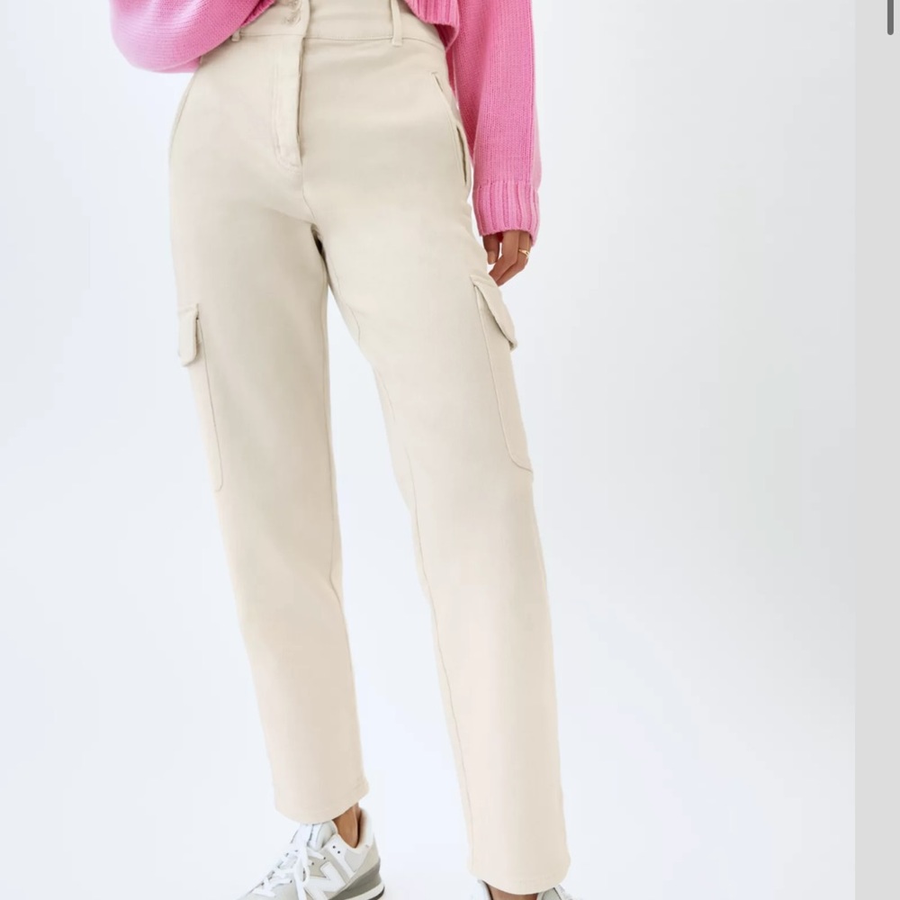 WILFRED MODERN CARGO PANT. SIZE 4 colour: Birch, amazing condition!
